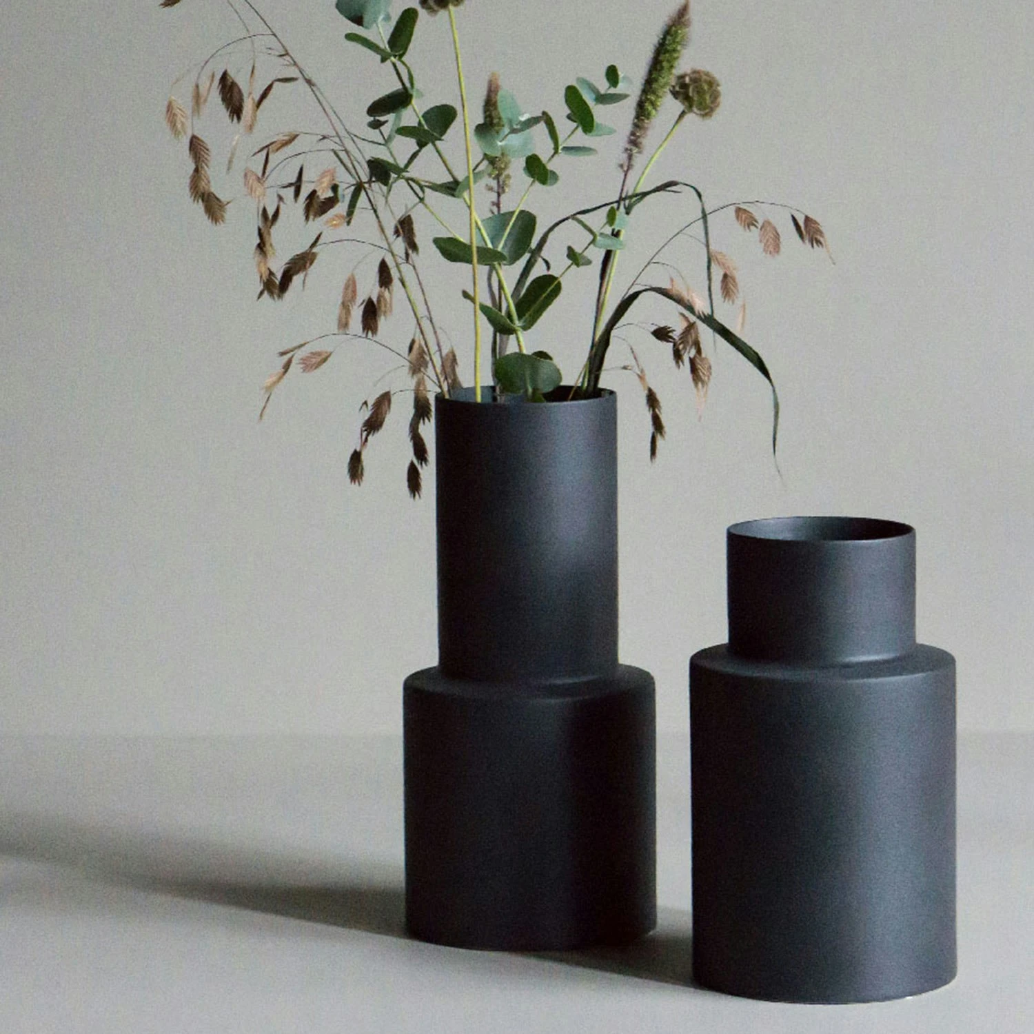 DBKD Oblong Pot/Vase Large, Cast Iron - Image 2